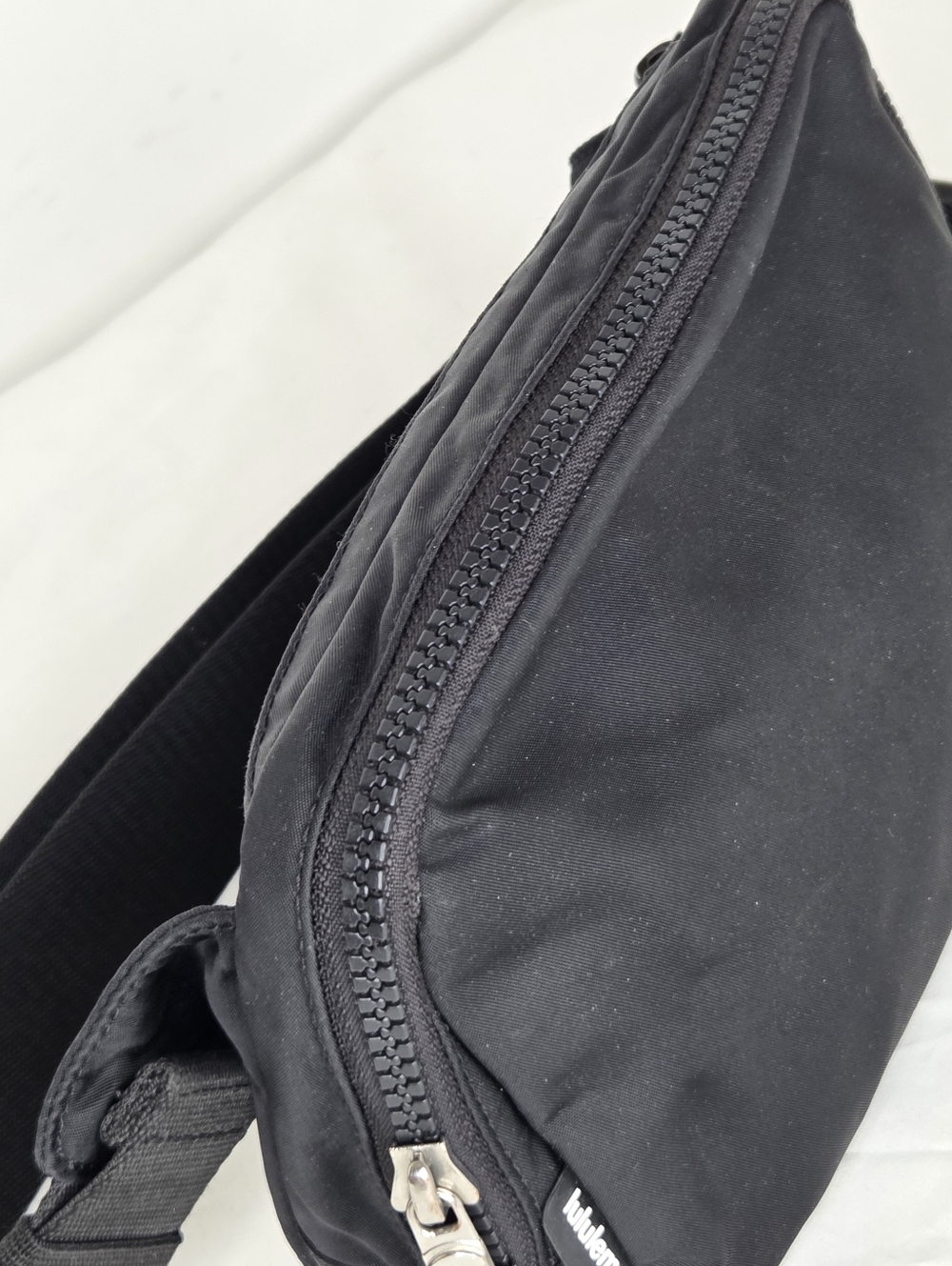 lululemon athletica OS Everywhere Belt Bag In Black Aprox 8"x6" Inch - Picture 3 of 11